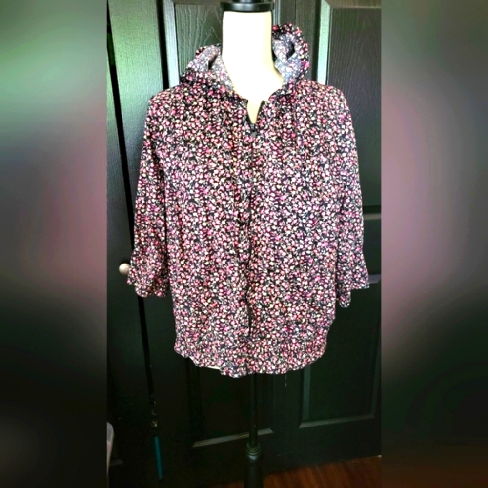 Summer crop zip jacket with hood, light flowered fabric